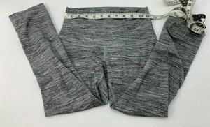 Lululemon Athletica Women Size 4 Black White Stripe Crop Capri Leggings